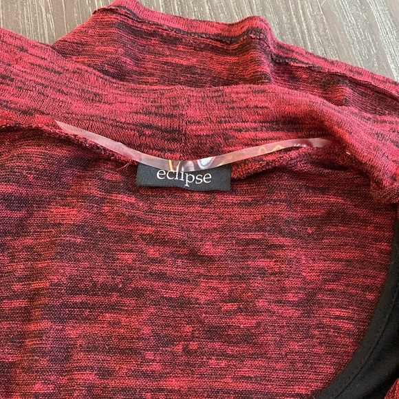 Eclipse ladies blousy T-shirt in heathered burgundy and black. Size extra small. - Picture 3 of 7